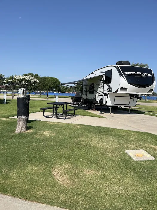Fun Town RV Park at WinStar Picture 5