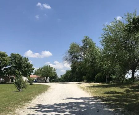Adkins Sunshine Farm RV Park