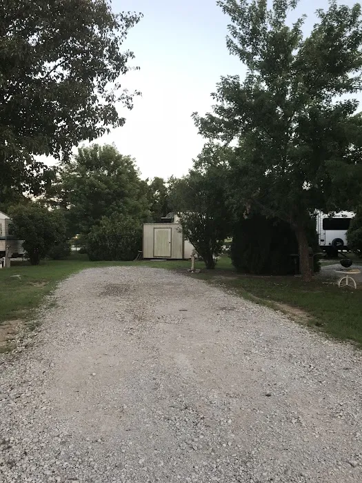 Adkins Sunshine Farm RV Park Picture 4