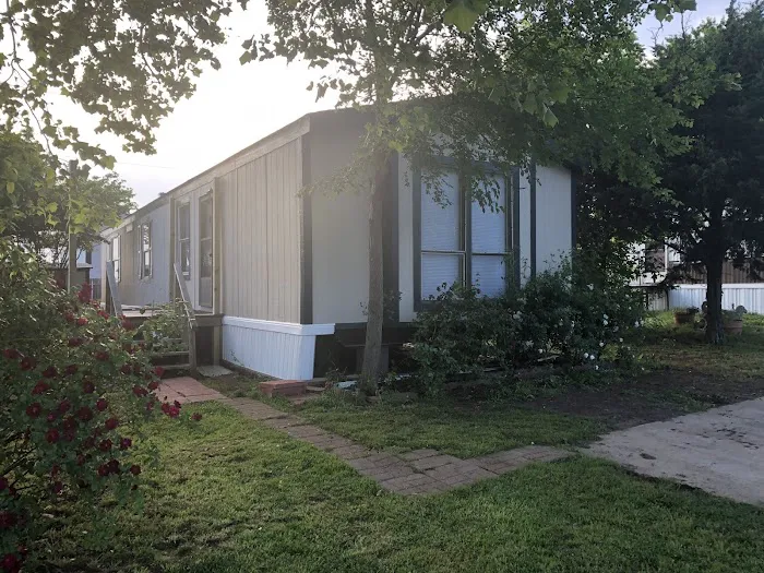 Anchor Inn Mobile Home Park Picture 4