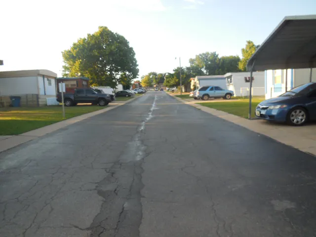 Anchor Inn Mobile Home Park Picture 6