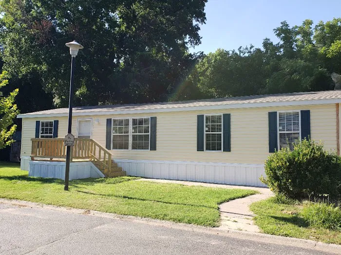 Stonebrook Village Mobile Home Park Picture 3