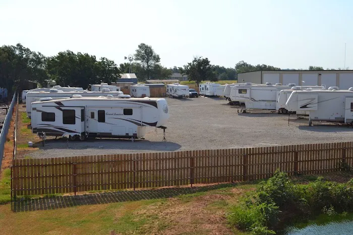 Pit’s RV Park and Storage Picture 4
