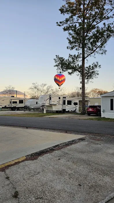Baker's Mobile Home & RV Park Picture 4