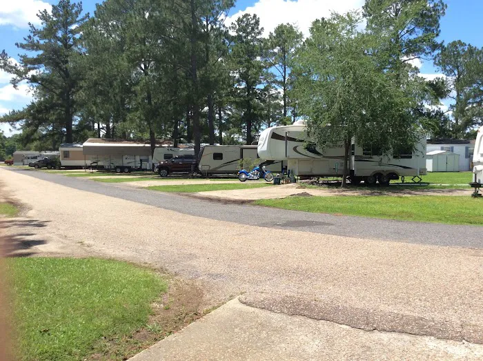 Baker's Mobile Home & RV Park Picture 8