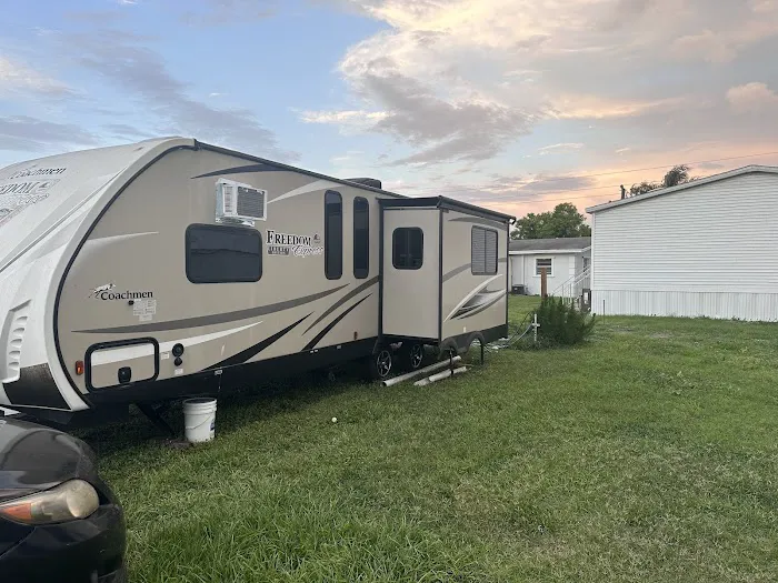 Dew Drop Mobile Home Park Picture 9
