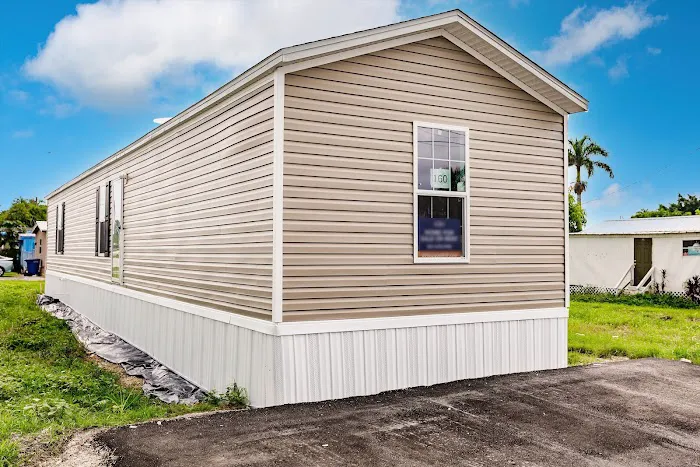 Pioneer Mobile Home Park Picture 3
