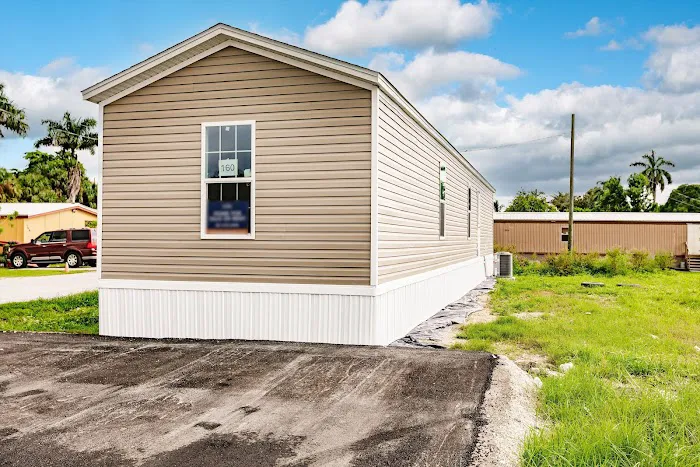 Pioneer Mobile Home Park Picture 6