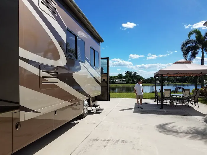 Cypress Woods RV Resort Picture 10