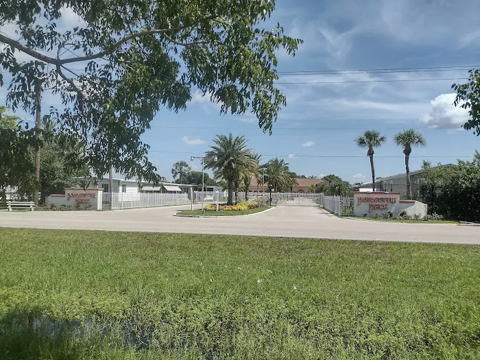 Poinsettia Park Picture 10