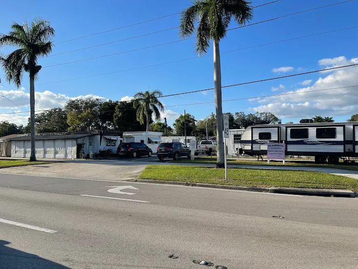 Flamingo Resort Mobile Home & RV Park Picture 8