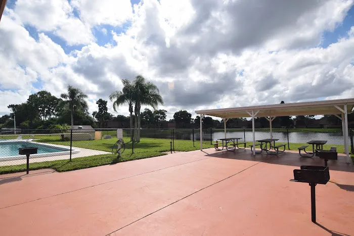 Colonial Estates Manufactured Home Community Picture 5