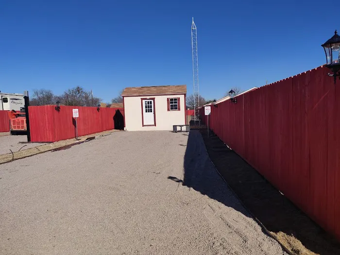 Aurora Gardens RV Park & Tiny Homes Picture 2