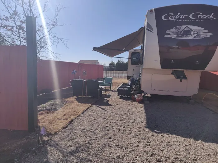Aurora Gardens RV Park & Tiny Homes Picture 6