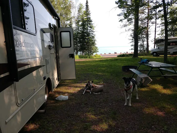 The Lodge at Little Girl's Point Picture 9