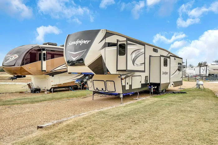 Waggin' Tail Ranch RV Resort Picture 7
