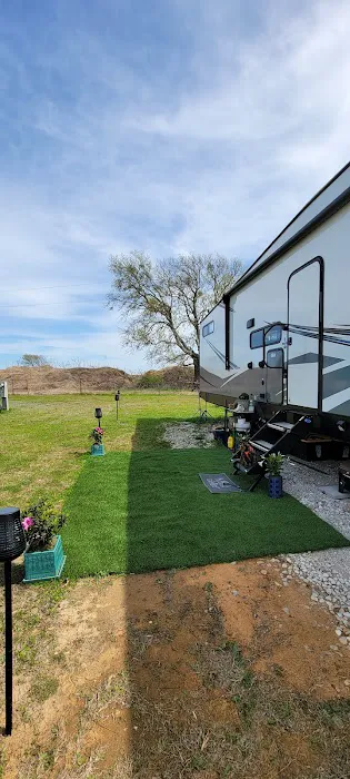 Country Pines RV Park Picture 6
