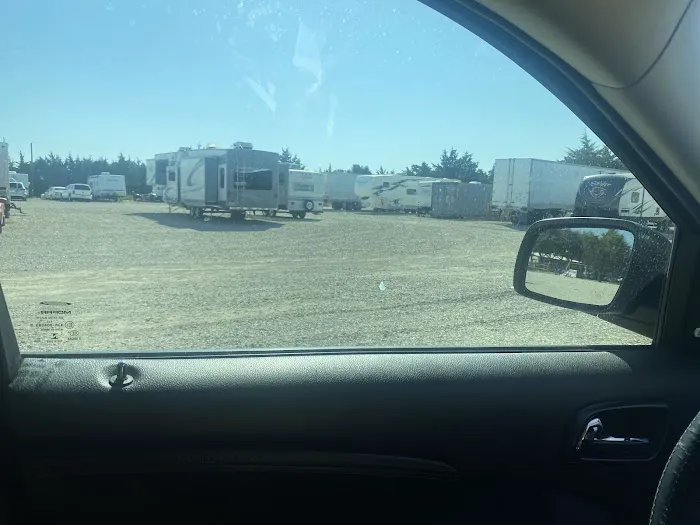 Old Rooster Creek RV Park and Flea Market Picture 10