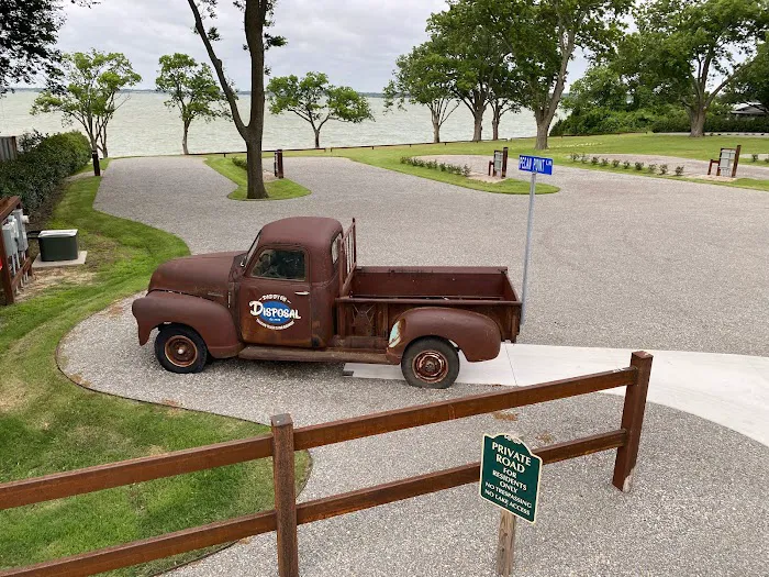 my LITTLE LUXURY RV park Picture 8