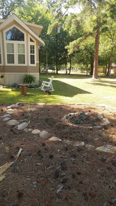 Pines RV and Mobile Home Park Picture 4