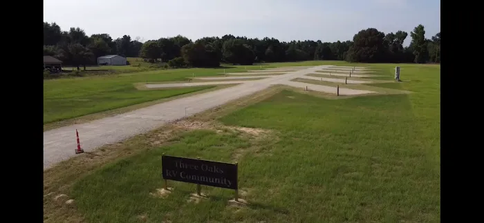 Three Oaks RV community Picture 5