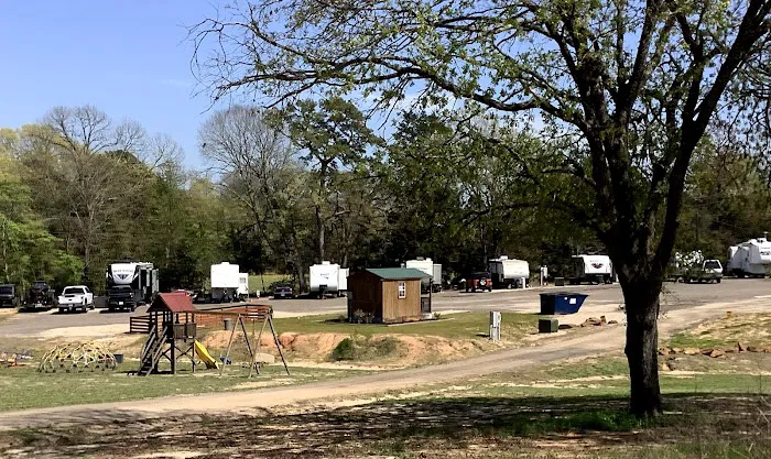 Red Fox Rv Park , Cabins And Storage Units Picture 3