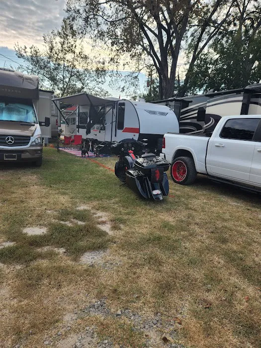 Jefferson Ice Express and RV Park Picture 4