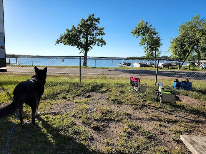 Roberds Lake Resort & Campgrounds Picture 5