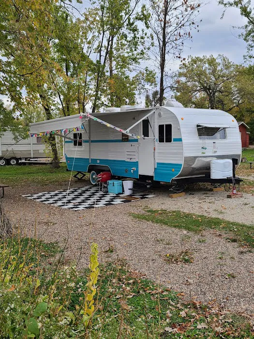Roberds Lake Resort & Campgrounds Picture 8