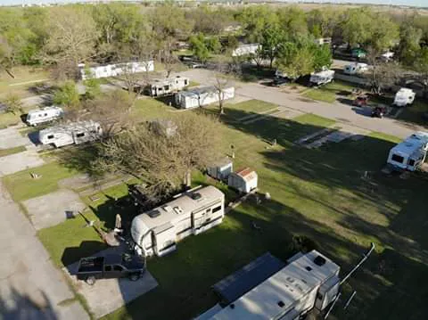 Holliday Outt RV Park 55 Plus Picture 1