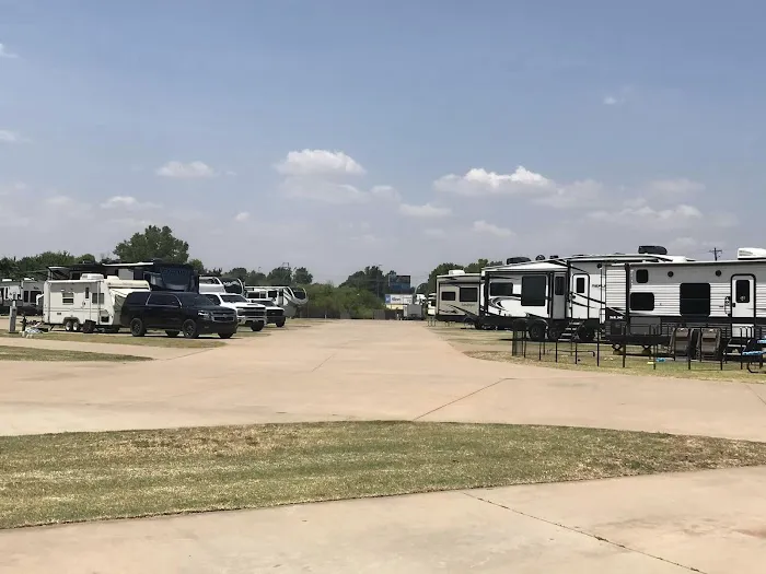 Campground Collective (formally Mustang Run Rv Park) Picture 1