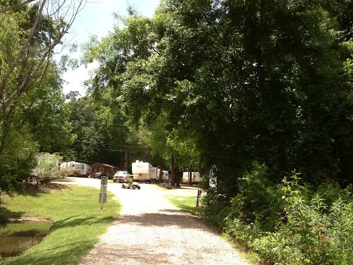 Peaceful Pines RV Park & Campground Picture 10