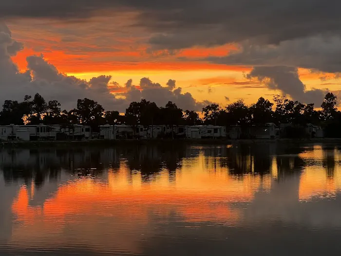 Water's Edge RV Resort Picture 6