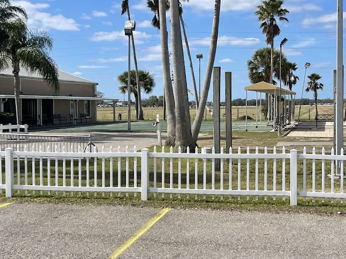 Toby's RV Resort Picture 8