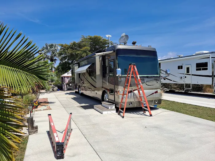 Gulf Waters RV Resort / Fort Myers Beach Picture 10