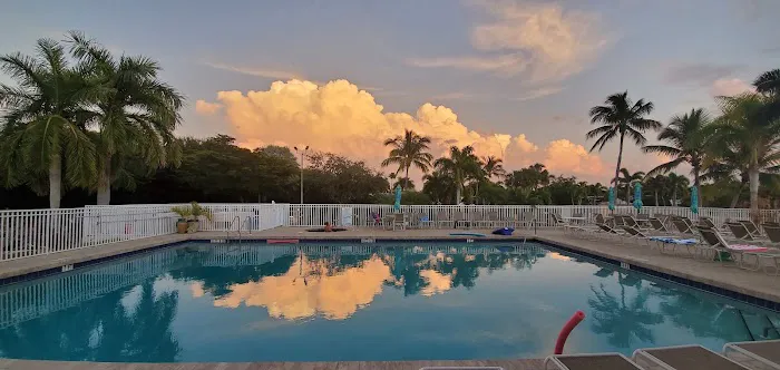 Gulf Waters RV Resort / Fort Myers Beach Picture 5