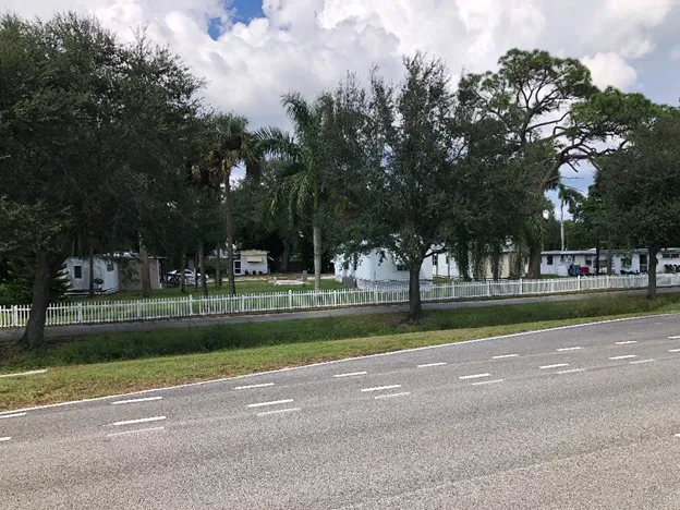 Circle Oaks Mobile Home & RV Park Picture 1