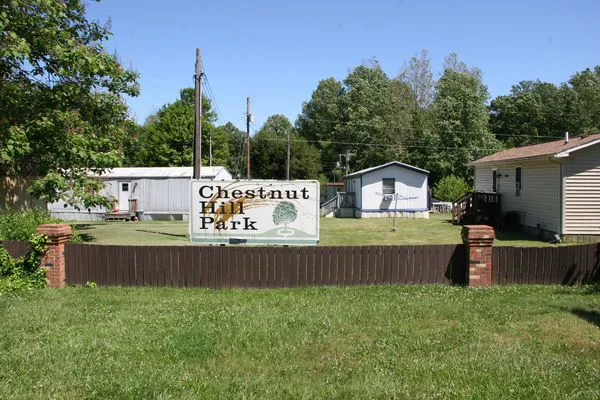 Jones Mobile Trailer Park Picture 4