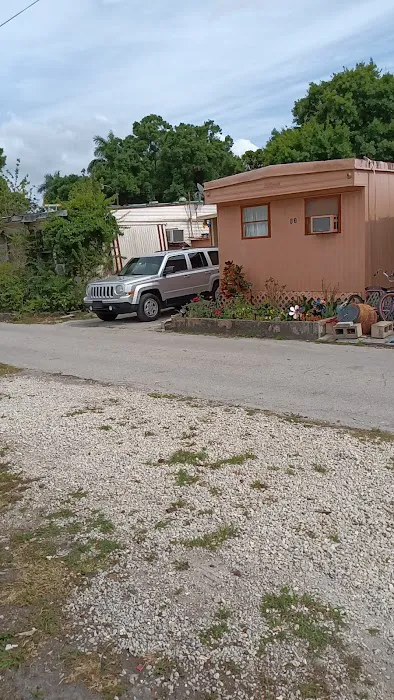 Caloosa Mobile Home Estates Picture 4