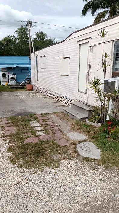 Caloosa Mobile Home Estates Picture 3