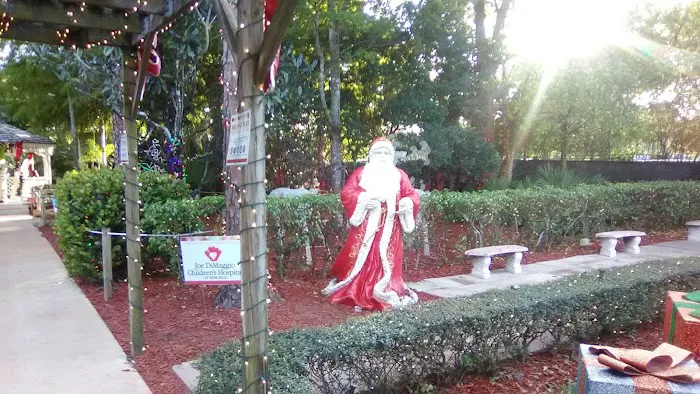 Lake Worth Village Picture 9