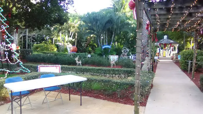 Lake Worth Village Picture 10