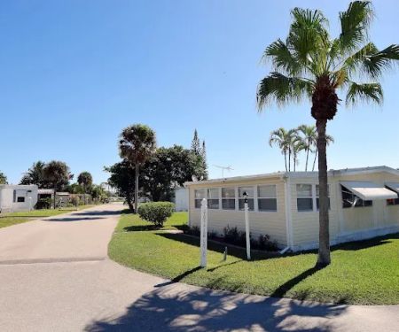 Lantana Cascade Manufactured Home Community