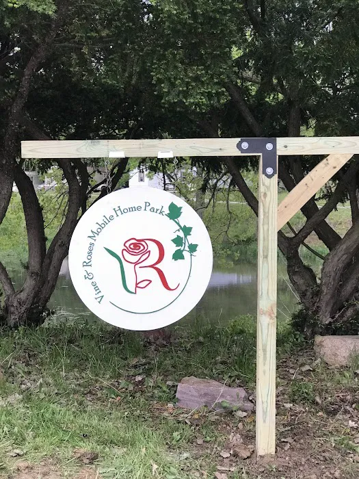 Vine and Roses Mobile Home Park Picture 6