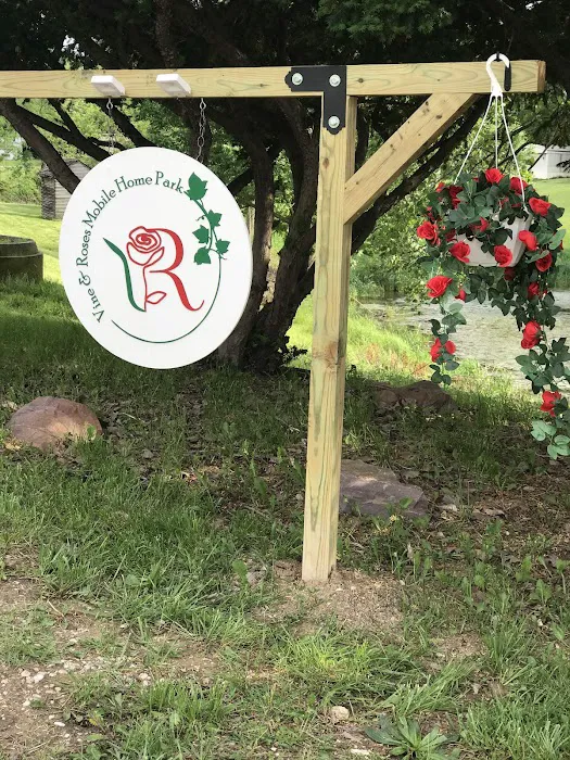 Vine and Roses Mobile Home Park Picture 3