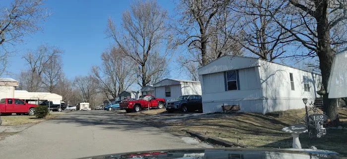 Parkwood Estates Mobile Home Park Picture 2