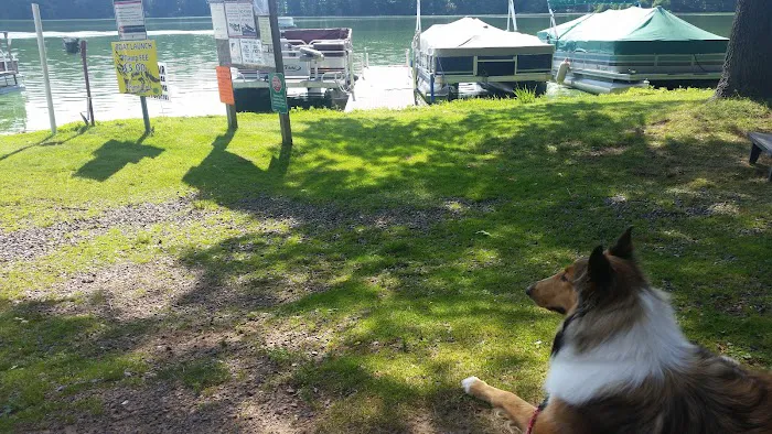 Wolf's Den Tavern & Resort Picture 1