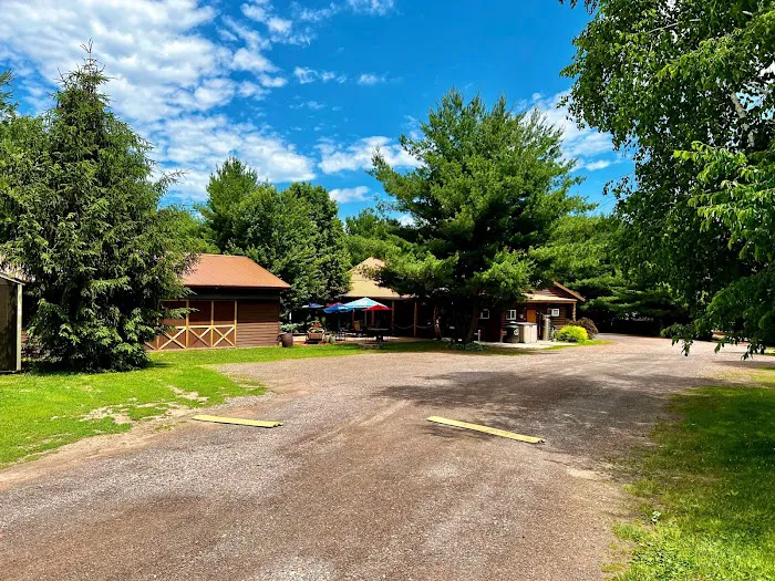 Buck 'n Beam's Social House & Campground Picture 10
