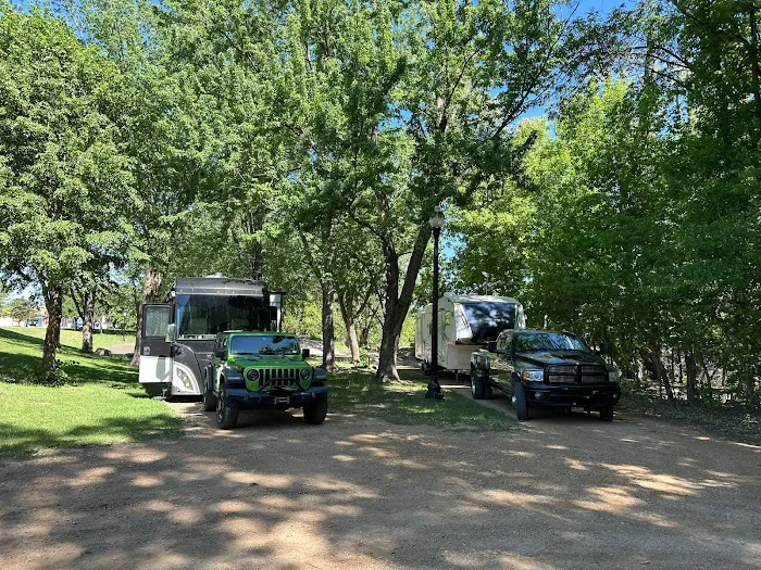 Riverside Park Campgrounds Picture 9