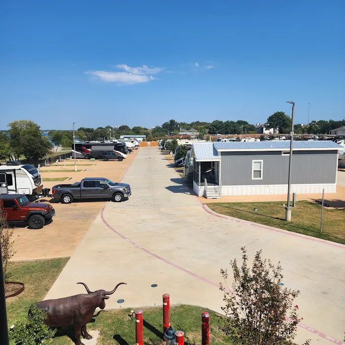 Lakeshore RV Resort Picture 5